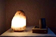 Load image into Gallery viewer, White salt lamp 5-7 Kg
