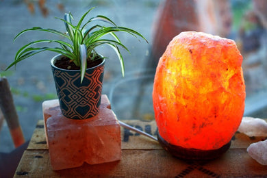 Himalayan salt crystal lamp