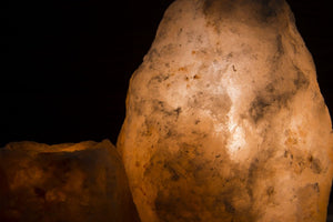 White Himalayan salt lamp 3-5 kg